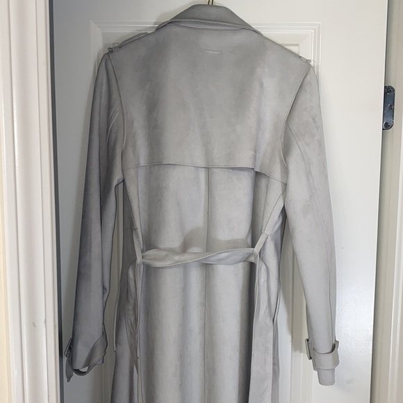 Light Grey Trench coat - Picture 5 of 5